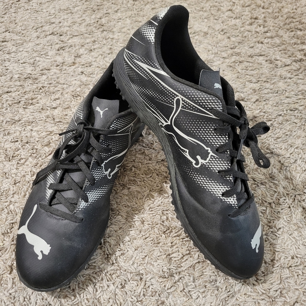Men's puma cleats